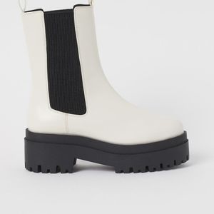 Brand new H&M Blogger Chelsea Boots